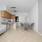 شقة Cozy In Warsaw's Praga District With Parking By Renters *