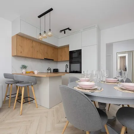 Cozy In Warsaw's Praga District With Parking By Renters Апартаменты