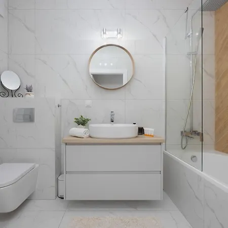 Cozy In Warsaw's Praga District With Parking By Renters *