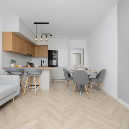 Lägenhet Cozy In Warsaw's Praga District With Parking By Renters *
