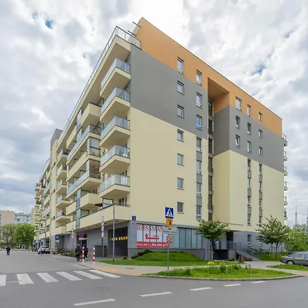 Cozy In Warsaw's Praga District With Parking By Renters Apartment *