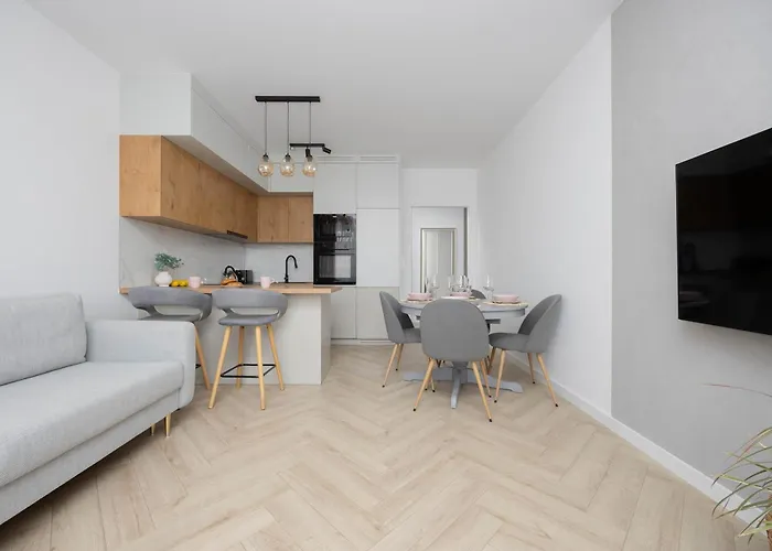 아파트 Cozy In Warsaw's Praga District With Parking By Renters *