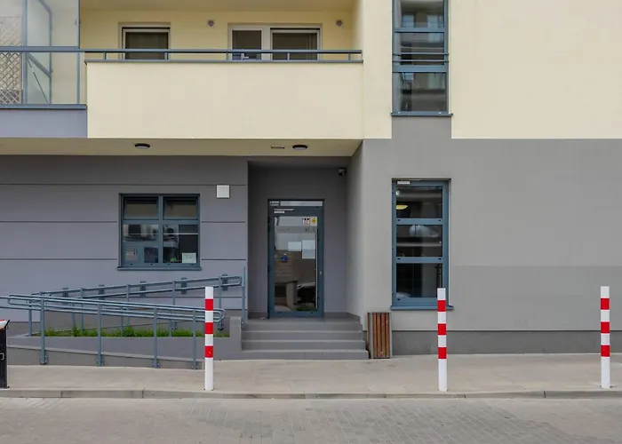 Cozy In Warsaw's Praga District With Parking By Renters * 바르샤바