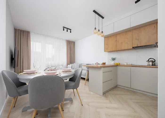 Cozy In Warsaw's Praga District With Parking By Renters