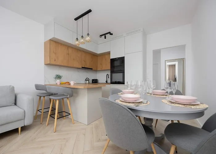 Cozy In Warsaw's Praga District With Parking By Renters Appartement