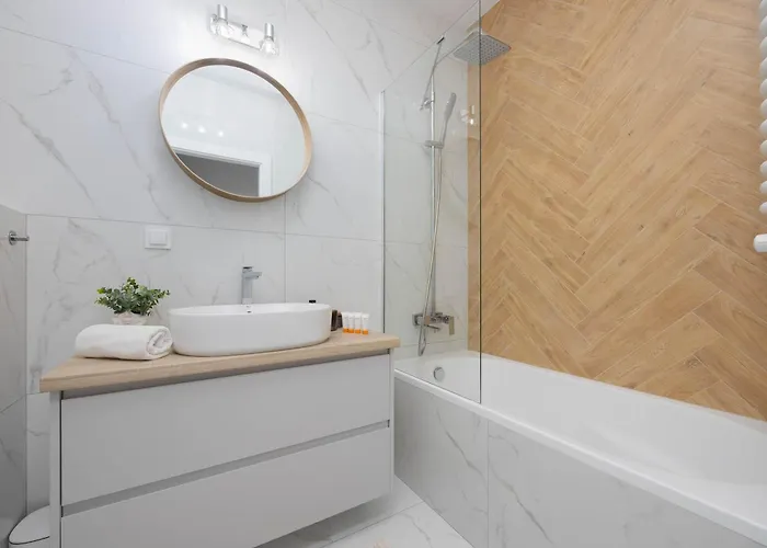 Cozy In Warsaw's Praga District With Parking By Renters