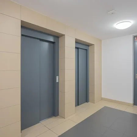 Cozy In Warsaw's Praga District With Parking By Renters *